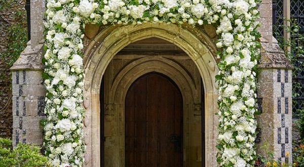 گل آرایی باغ تالار پذیرایی