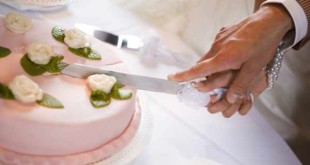 کیک عروسی چاقو عروس داماد