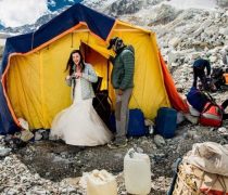 برزگزاری مراسم عروسی زمستان اورست
