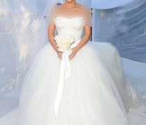 عروسی کیم کارداشیان, لباس عروس کیم کارداشیان