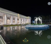 کاخ ورسای احمدآباد مستوفی